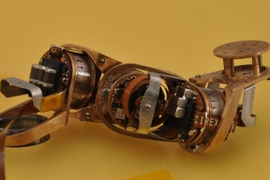 A four-segment milli-motein chain with a one-centimeter module size.