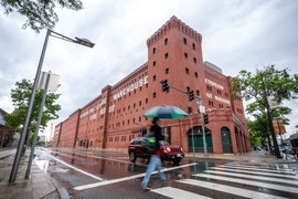 MIT has identified the Metropolitan Storage Warehouse as a potential new location for the School of Architecture and Planning (SA+P). The proposed move would let the Institute create a new hub for design research and education, allow the school to expand its full range of activities, and open new spaces for public use.