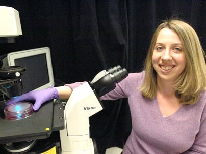 Ruth Bodner, a postdoctoral fellow in MIT's Center for Cancer Research, has discovered a compound that could lead to the development of a new treatment for Huntington's disease, a fatal neurodegenerative disorder.