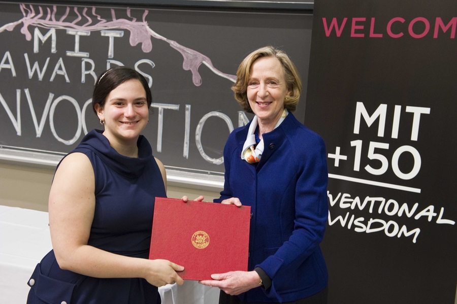 Hockfield presents the 2011 Laya Wiesner Community Award to Michelle Bentivegna '11.