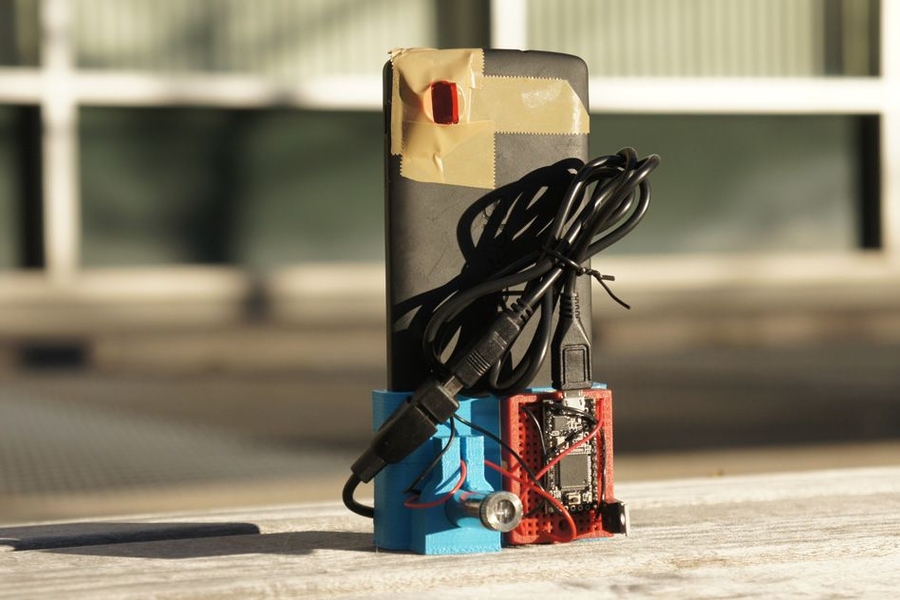 The researchers prototyped the sensor using the camera in an ordinary cellphone and a commodity laser emitter that costs about $10.