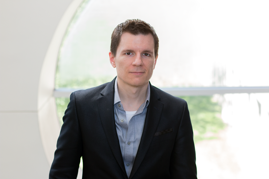 Robert Macfarlane designs nanoparticle-based crystals whose assembly is directed by synthetic and biopolymers. He enables this control over crystal structure by using supramolecular chemistry to control interactions between polymers, so that the nanoparticles' polymer coatings act like a “smart” glue to dictate particle bonding. His group’s ultimate goal is to use these self-assembling build...