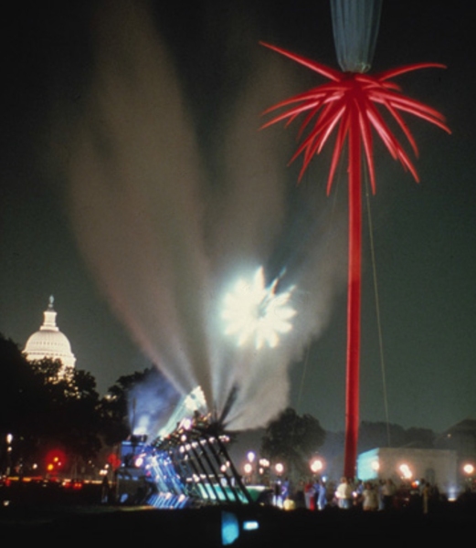 Sky art event featuring Otto Piene’s Milwaukee Anemone at Centerbeam kinetic sculpture installation, National Mall, Washington, DC, 1978.
