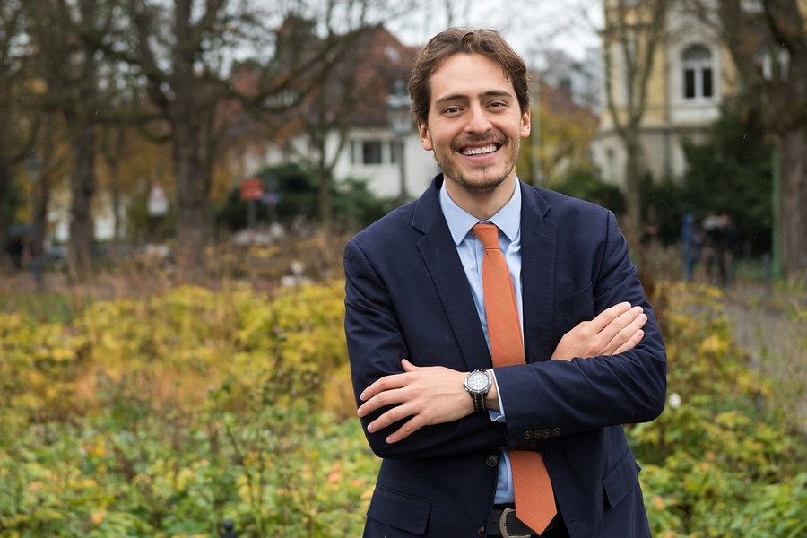 Bruno Verdini explored the keys to successful high-stakes negotiations by interviewing dozens of people who worked together to settle long-running disputes between the United States and Mexico over shared natural resources in the Colorado River and the Gulf of Mexico.