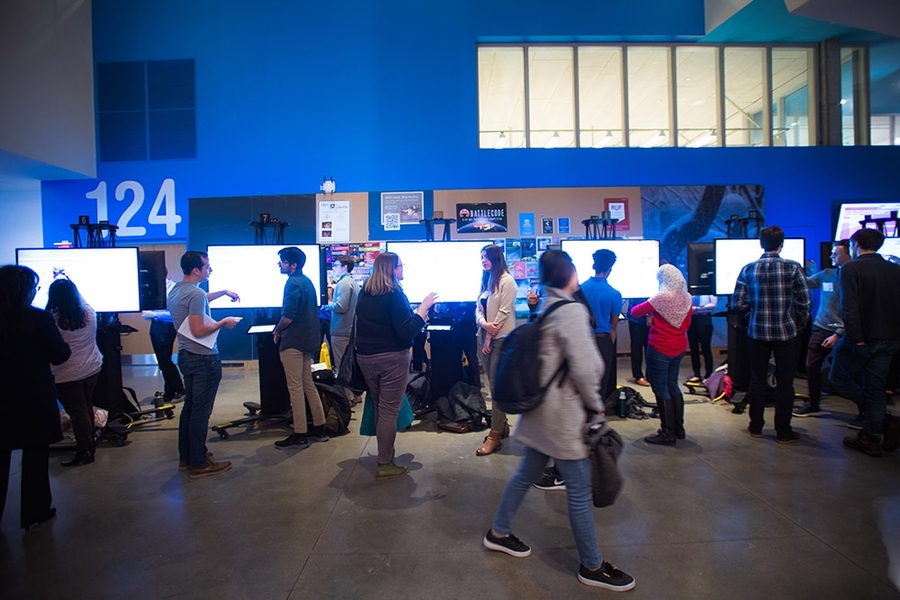 At the SuperUROP Showcase, MIT undergraduates discussed their yearlong research projects in areas ranging from telemedicine to Bitcoin to climate change.