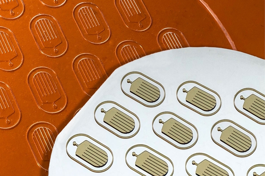 MIT researchers have devised a way to encapsulate therapeutic cells, such as pancreatic islet cells, to treat diabetes, in a flexible protective device.