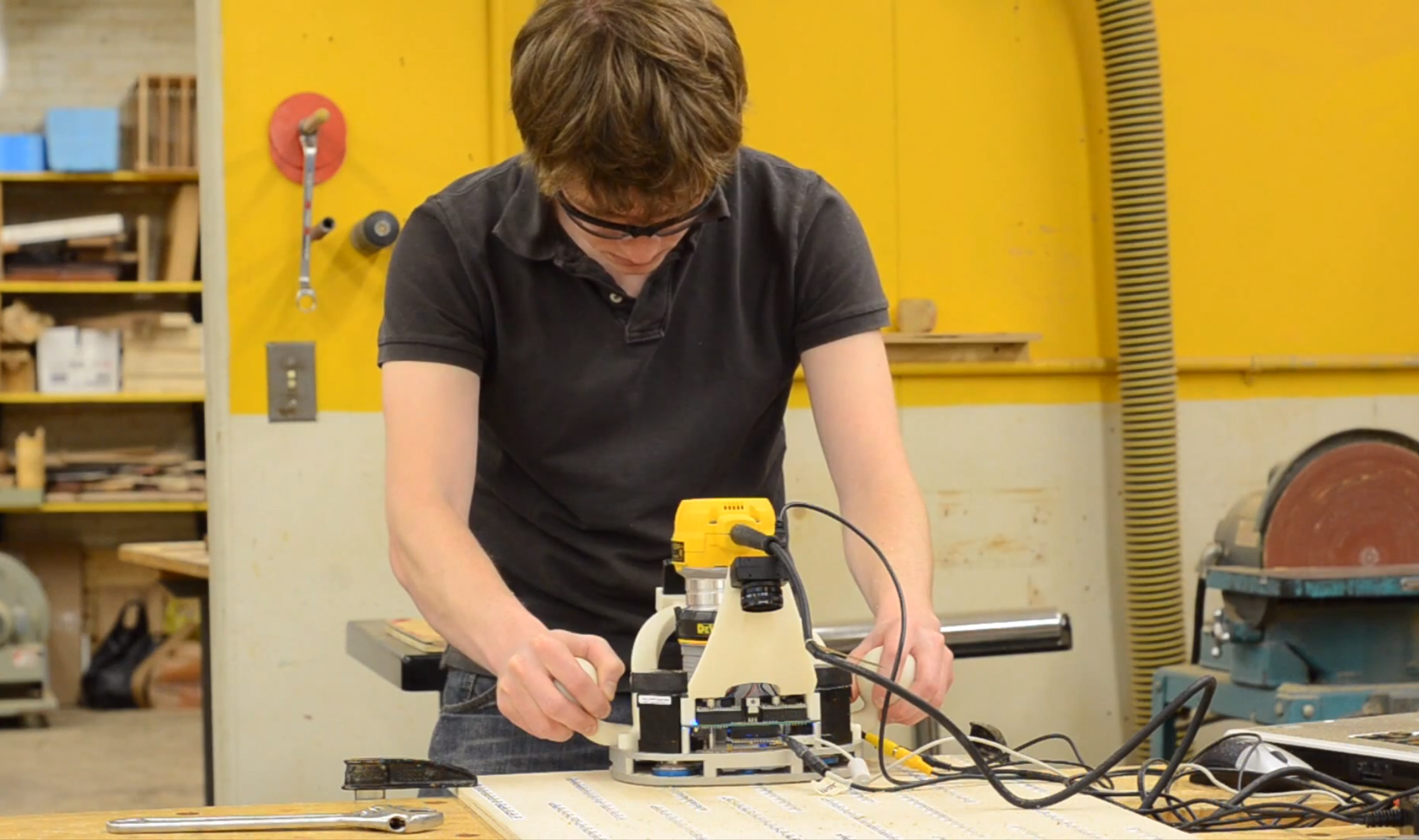 New Router Enhances The Precision Of Woodworking Mit News Massachusetts Institute Of Technology