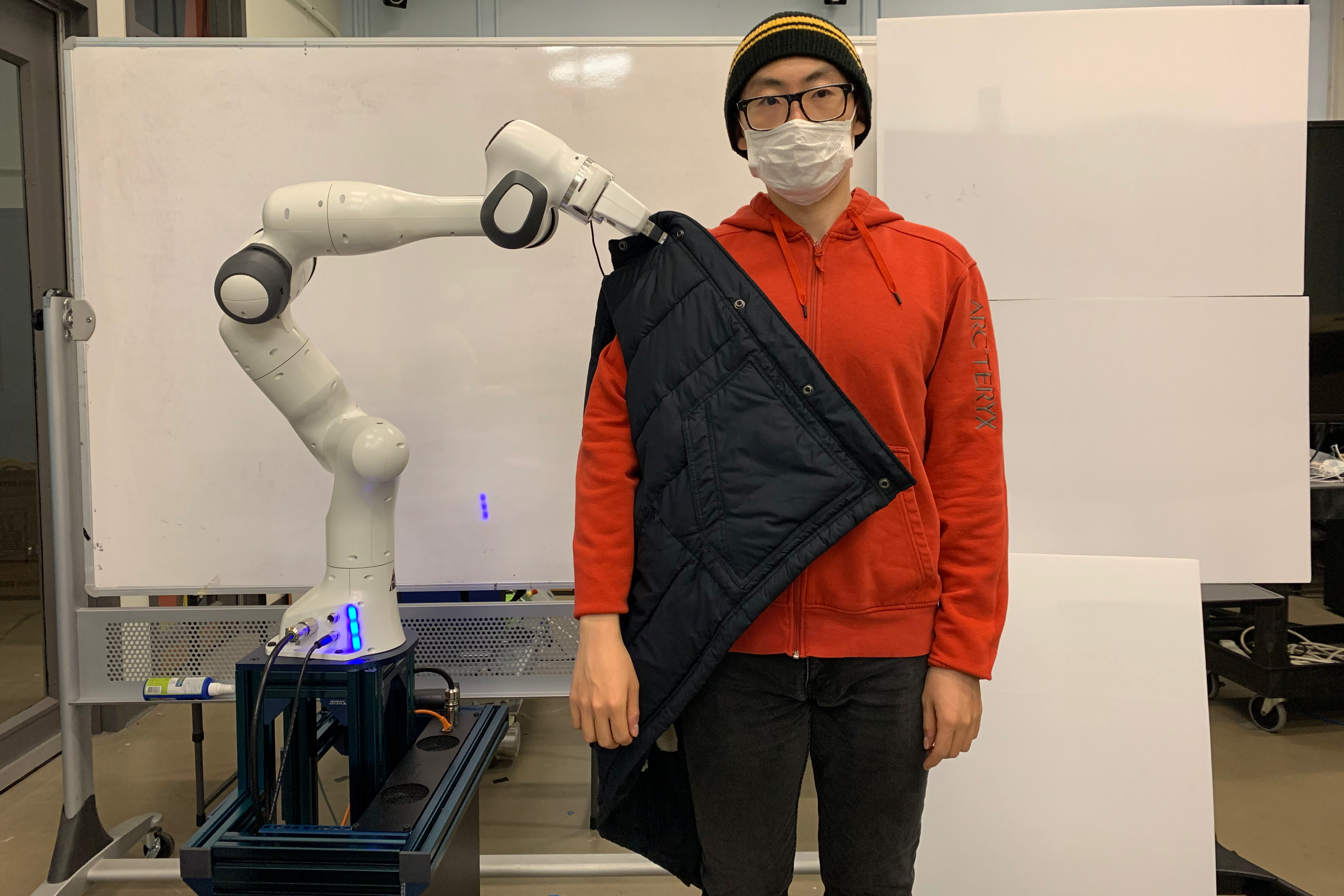 Getting dressed with help from robots | MIT News | Massachusetts Institute  of Technology
