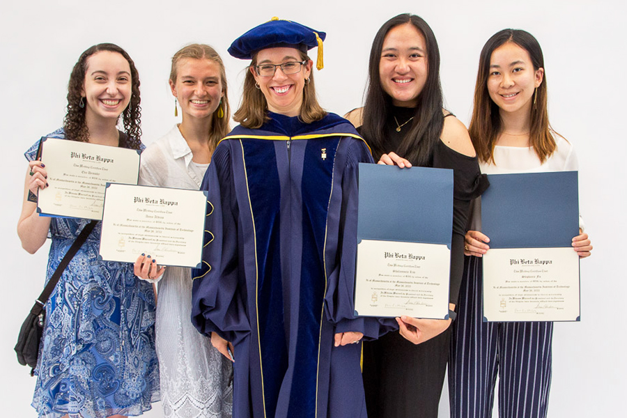 Accor Wiskunde Verlengen MIT chapter of the Phi Beta Kappa Society inducts 82 students from the  Class of 2022 | MIT News | Massachusetts Institute of Technology