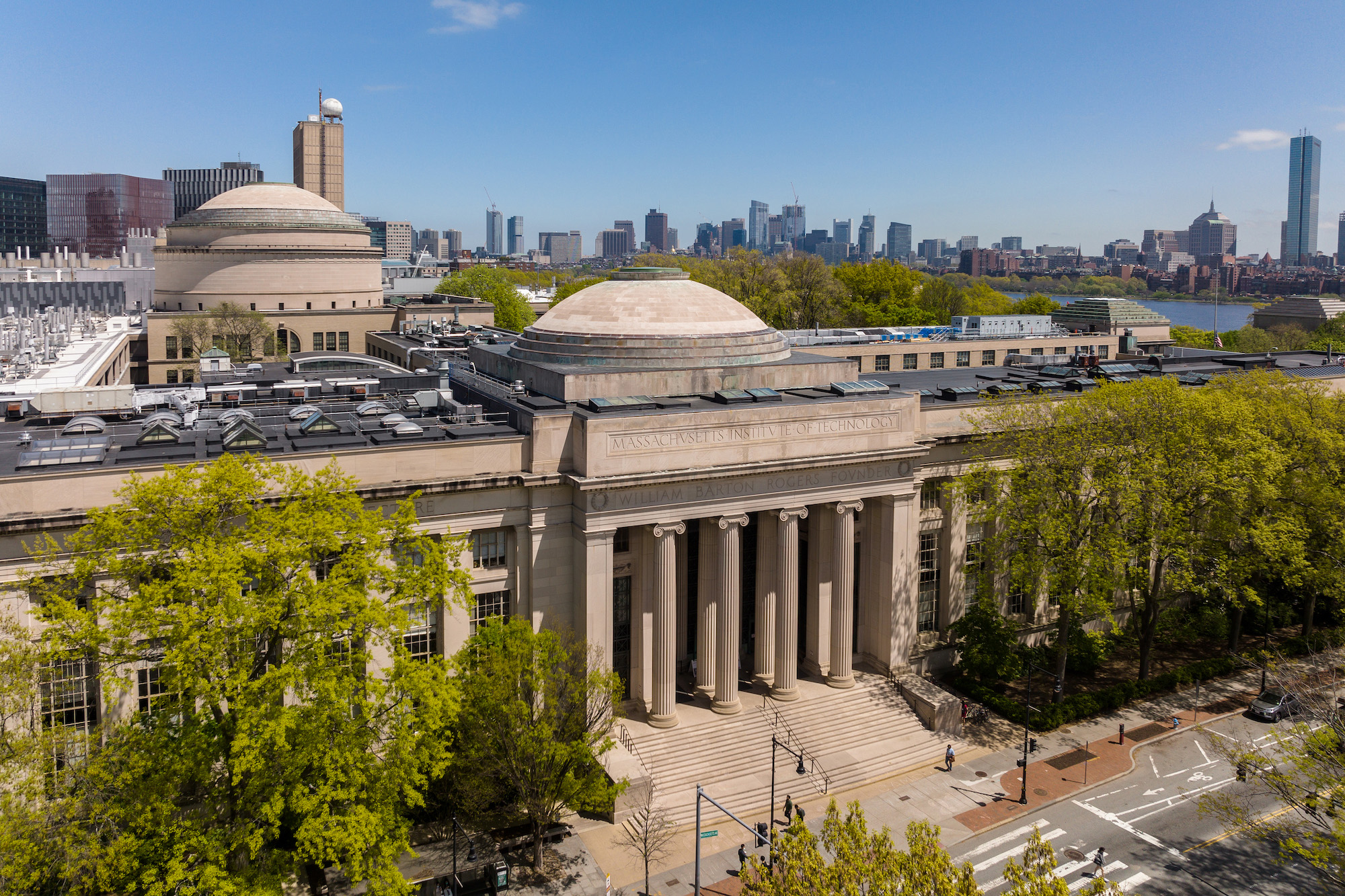  Massachusetts Institute of Technology (MIT)