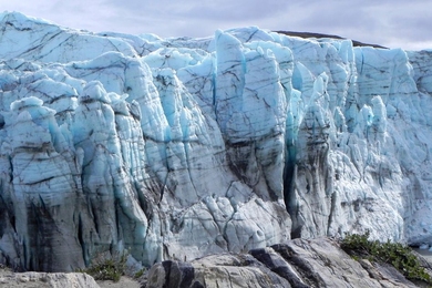 A photo of the edge of the Greenland ice sheet. “With our technique, we can continuously monitor ice sheet volume changes associated with winter and summer,” Germán Prieto says.