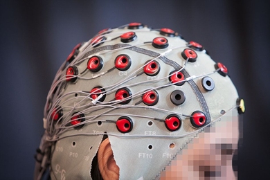 A new system from CSAIL uses EEG brain signals to detect if a person notices robots making a mistake.