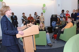 President Hockfield welcomes students to the new lounge near Lobby 10.