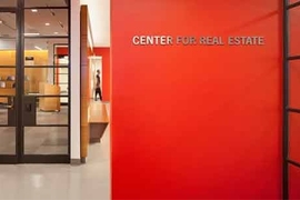 Architects for the space were Mimi Love, Chris Genter (SMArchS ’98) and Silvia Illia-Sheldahl of Utile, Inc., of Boston; fundraising efforts were spearheaded by former Managing Director Marion Cunningham and Center Chairman Tony Ciochetti; design and construction was overseen by MSRED Lecturer Peter Roth (MArch/MSRED’85). 