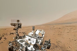 Curiosity rover takes self-portrait on Mars
