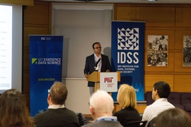 SDSC director Devavrat Shah welcomes attendees to SDSCon 2017.