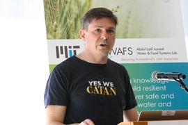 Christopher Voigt, a professor of biological engineering, presents the latest research results for a J-WAFS-funded project that seeks to engineer cereal grains to produce their own fertilizer.