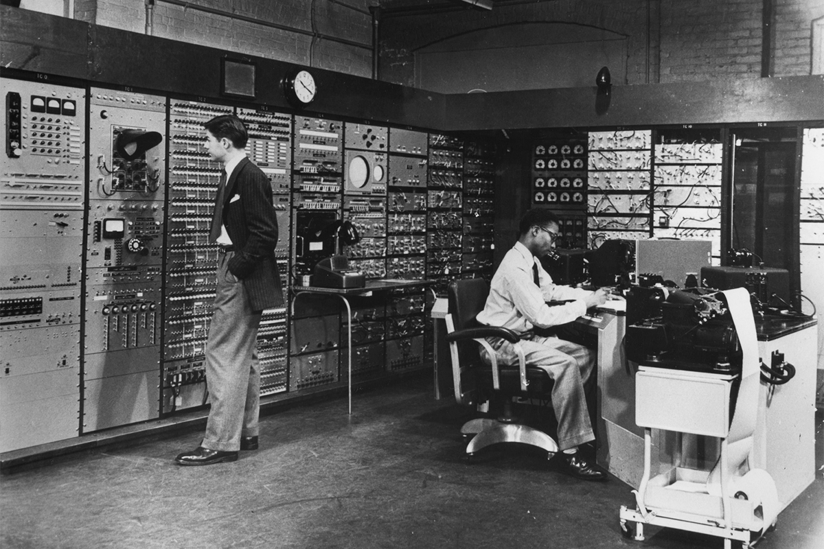 1 ое поколение. Релейная вычислительная машина РВМ-1. Первое поколение ЭВМ ЭНИАК. ЭНИАК компьютер. Первое поколение ЭВМ 1945 1954.