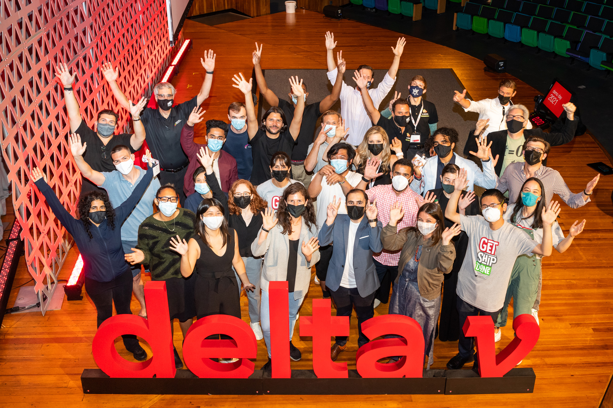 At delta v Demo Day, the MIT community celebrates student entrepreneurs