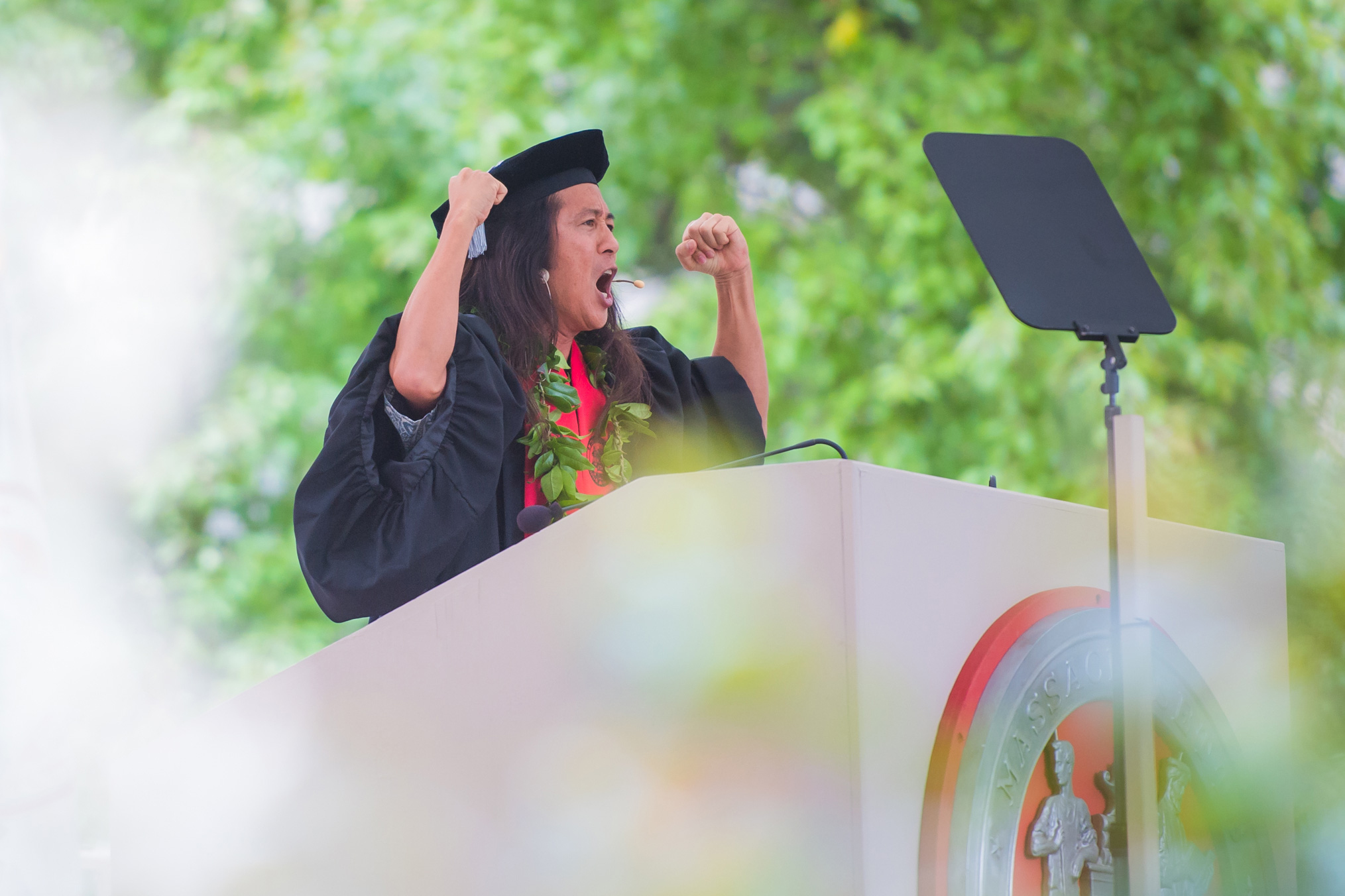 “Our limits will stretch as far as we dare,” poet Kealoha Wong ’99 told the classes of 2020 and 2021. 