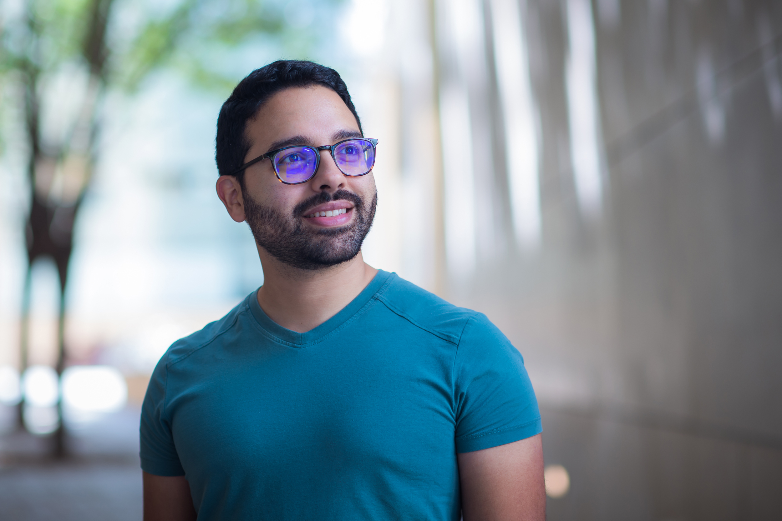 Raúl Mojica Soto-Albors, a doctoral student in the Department of Brain and Cognitive Sciences, uses a complex electrophysiology method termed “patch clamp” to investigate neuronal activity in vivo.