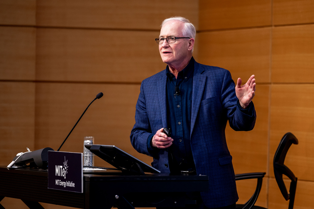 At the MIT Energy Initiative’s Earth Day Colloquium, Massachusetts state Senator Mike Barrett discussed Massachusetts’s ambitious 2030 goals for cutting carbon dioxide emissions and the challenges the state has faced in meeting those goals. 
