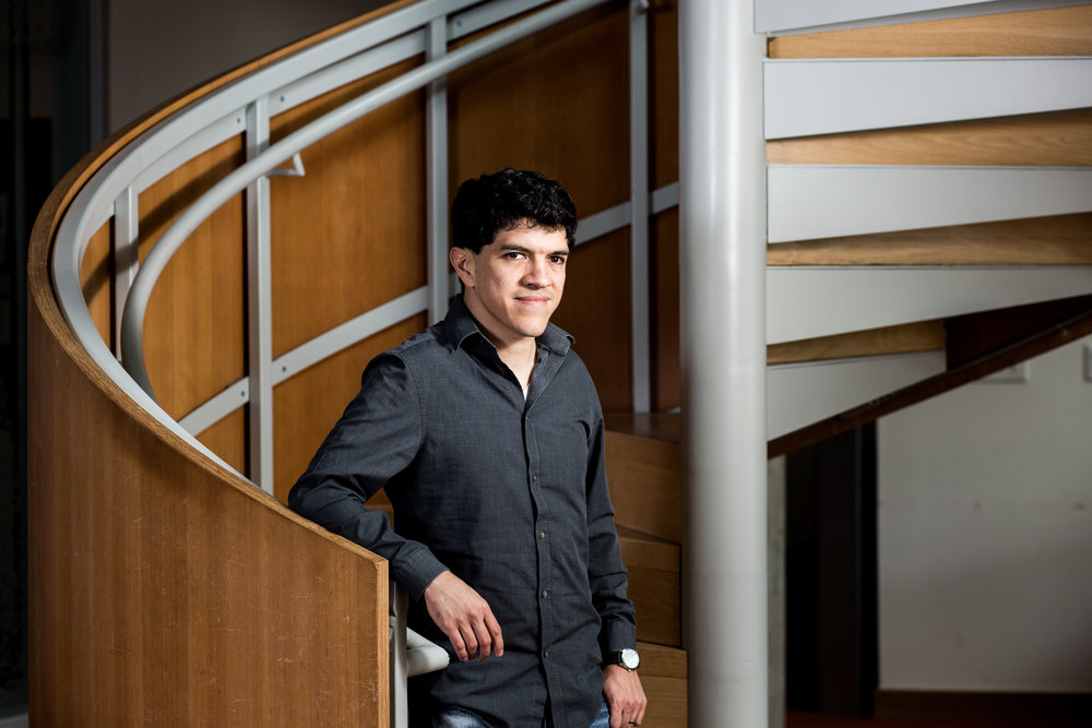 Armando Solar-Lezama è il professore distinto del MIT Schwarzman College of Computing.