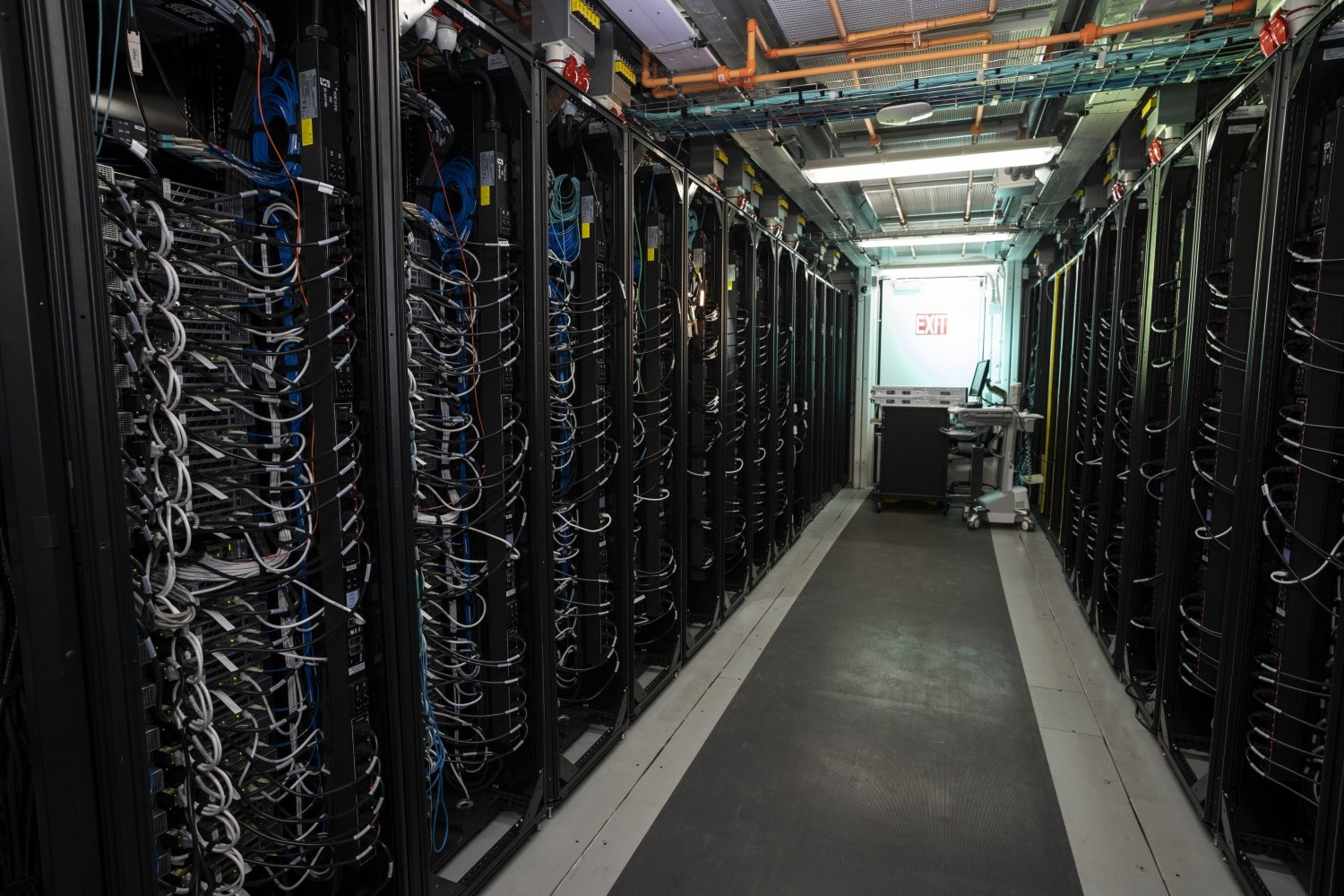 Supercomputing researchers document evolution of AI hardware