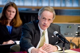 Sen. Tom Carper, D-Del., hosts a nuclear waste discussion at MIT on May 18.