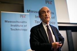Professor Stephen Lippard delivers the 2014 Killian Lecture at MIT