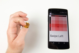 NailO allows for swipe gestures. 