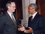 MIT President Charles Vest speaks with UN Secretary General Kofi Annan in June 1997, when Annan was MIT Commencement speaker.