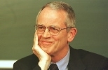 President Vest at the announcement of MIT OpenCourseWare in 2001.