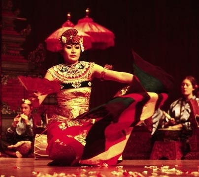 Cynthia Lakswana dancing the 'Taruna Jaya.'