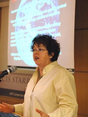 Pulitzer Prize-winning author Laurie Garrett discussed the mounting threat of an avian flu pandemic in her talk at the Dibner Institute on Monday, Sept. 26.