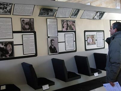 Participants in an IAP session created an installation in Lobby 10 for  MIT's annual Martin Luther King Jr. celebration.