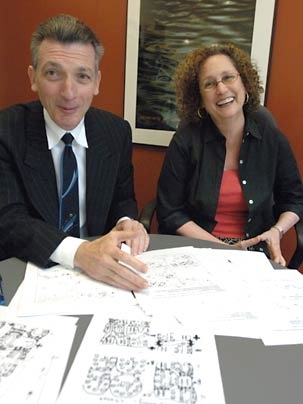 Materials Chemistry Professor Donald Sadoway, left, and science photographer Felice Frankel share student drawings comparing molecular bonds in compounds with different boiling points.
