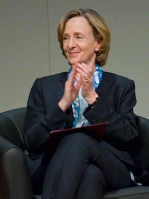 President Susan Hockfield applauds a speaker at the MIT State of the Institute forum on Monday, Sept. 29.
