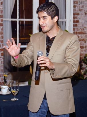 At the Department of Civil and Environmental Engineering (CEE) senior and awards dinner held at Endicott House May 15, PhD candidate J. Alberto Ortega received the Trond Kaalstad (Class of 1957) Fellowship for his contributions to the well-being of the CEE community.