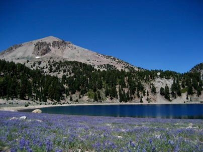 A picture of Mt. Lassen, an arc volcano in northern California.
