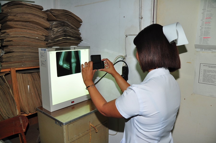 A nurse in the Batanes Provincial Hospital uses Moca to upload a patient's X-ray as a
teleradiology case.
