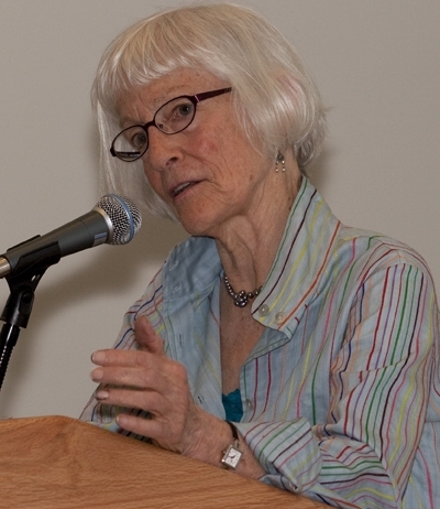 Professor Joan Jonas accepts the Gyorgy Kepes Fellowship Prize.