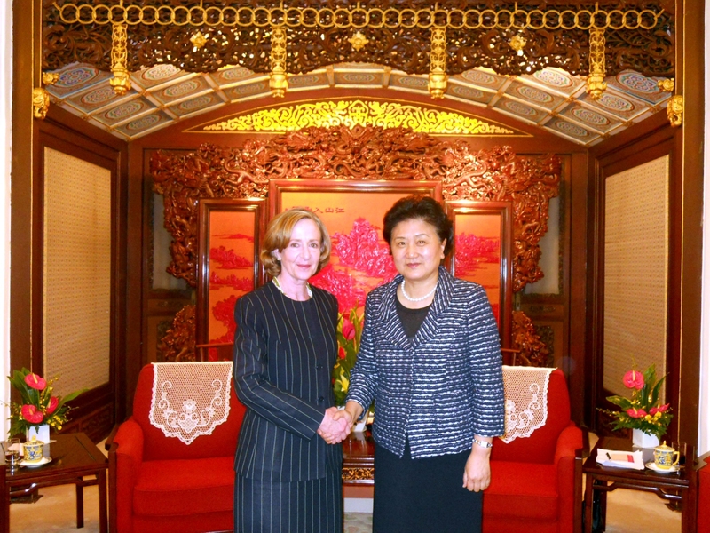 President Hockfield meets with Madame Liu Yandong, state councilor and member of the Political Bureau of the Communist Party of China Central Committee, on Tuesday, June 22, at the party's central headquarters in the Zhong Nan Hai area of Beijing. The two discussed ways to strengthen ties between China and MIT.