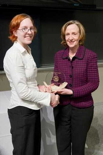 President Hockfield presents the Karl Taylor Compton Prize to Jessica Hamrick, president of the Student Information Processing Board, who accepted the award on behalf of SIPB.