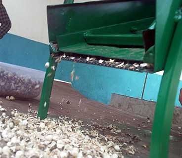 A prototype of a device for shelling seeds from the moringa tree was so appealing that visitors were interested in buying it on the spot.