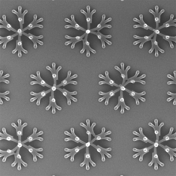 Controlling the collapse of tiny pillars deposited on a silicon substrate can produce intricate patterns.