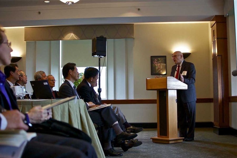 Professor Joseph Sussman discusses collaboration between MIT and JR East at the 20th anniversary celebration of the JR East Professorship.