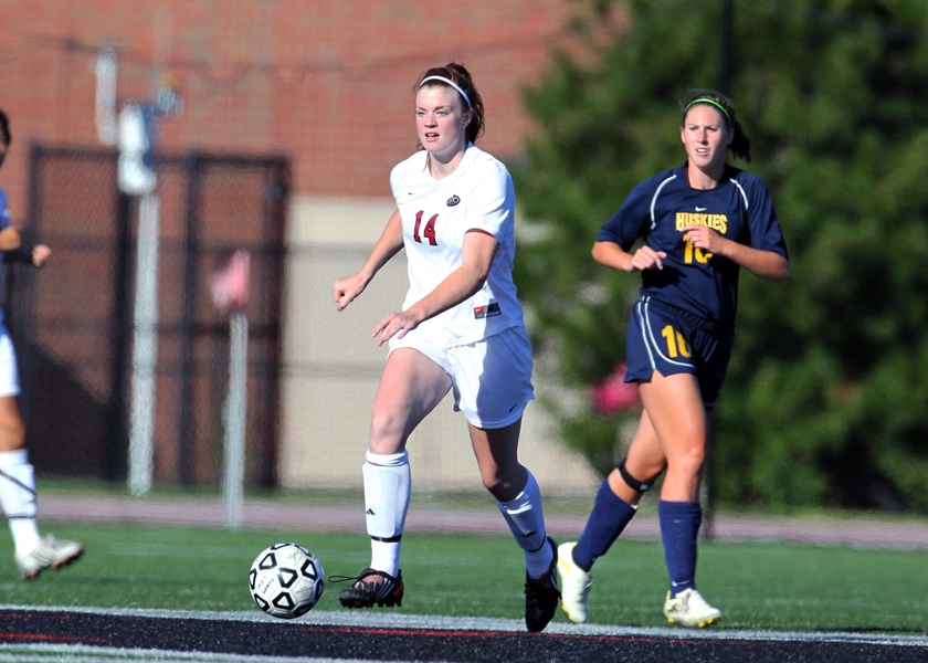 Sophomore Kaitlyn Nealon