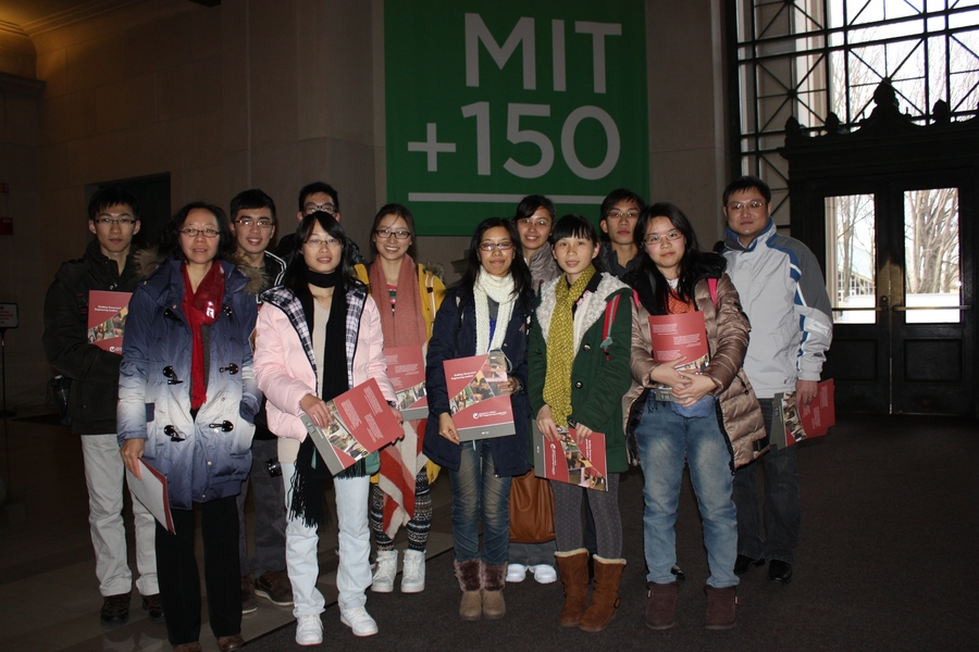 Members of the visiting delegation from Shantou University arrive in MIT's Lobby 7 en route to their first day of a three-week educational exchange hosted by the Bernard M. Gordon-MIT Engineering Leadership Program.