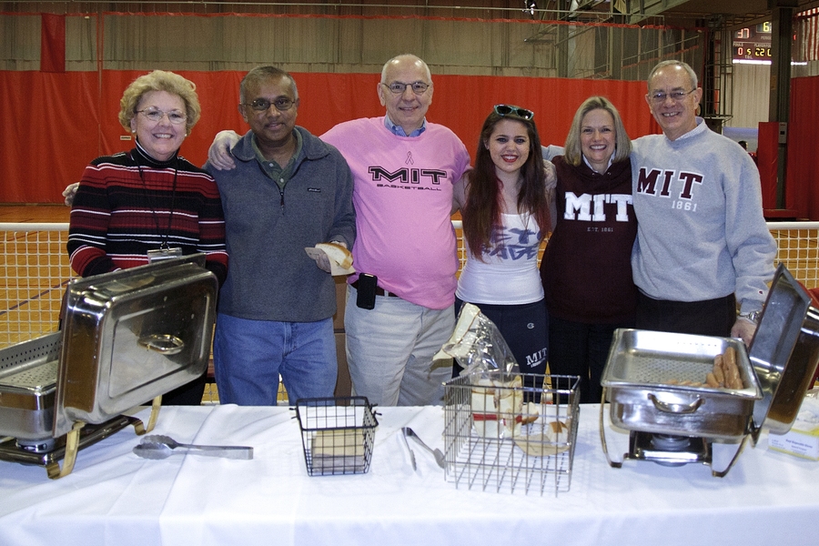 Bon Appétit’s new general manager for MIT, Lauren Patterson, joins volunteers Hema Fonseka, Bob Ferrara, Virginia Nicholson, Chris Reif and Provost Rafael Reif.